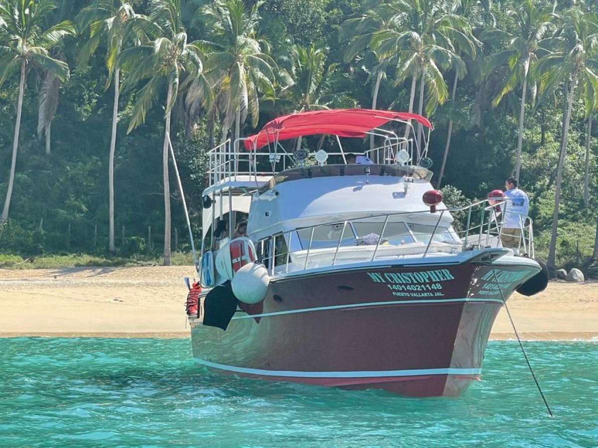 a small boat in a body of water