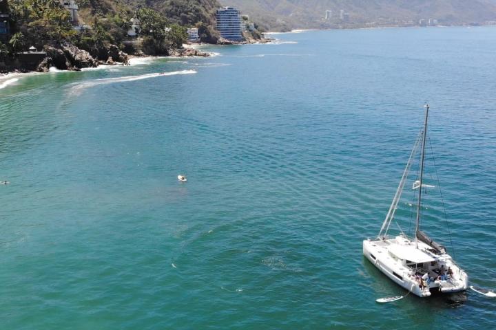 a small boat in a body of water