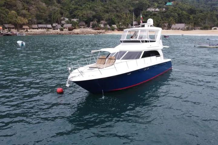 a small boat in a body of water