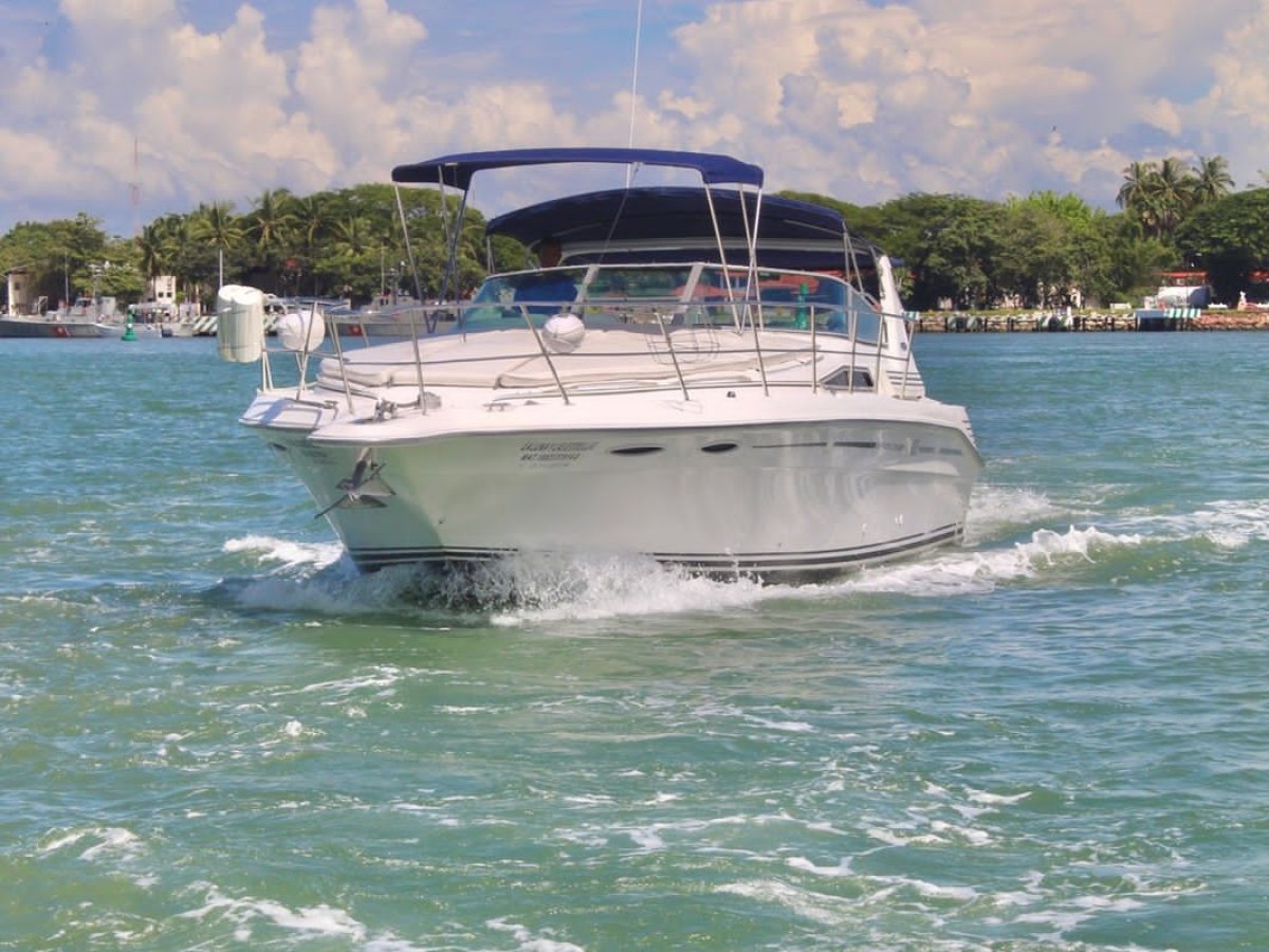 a small boat in a body of water